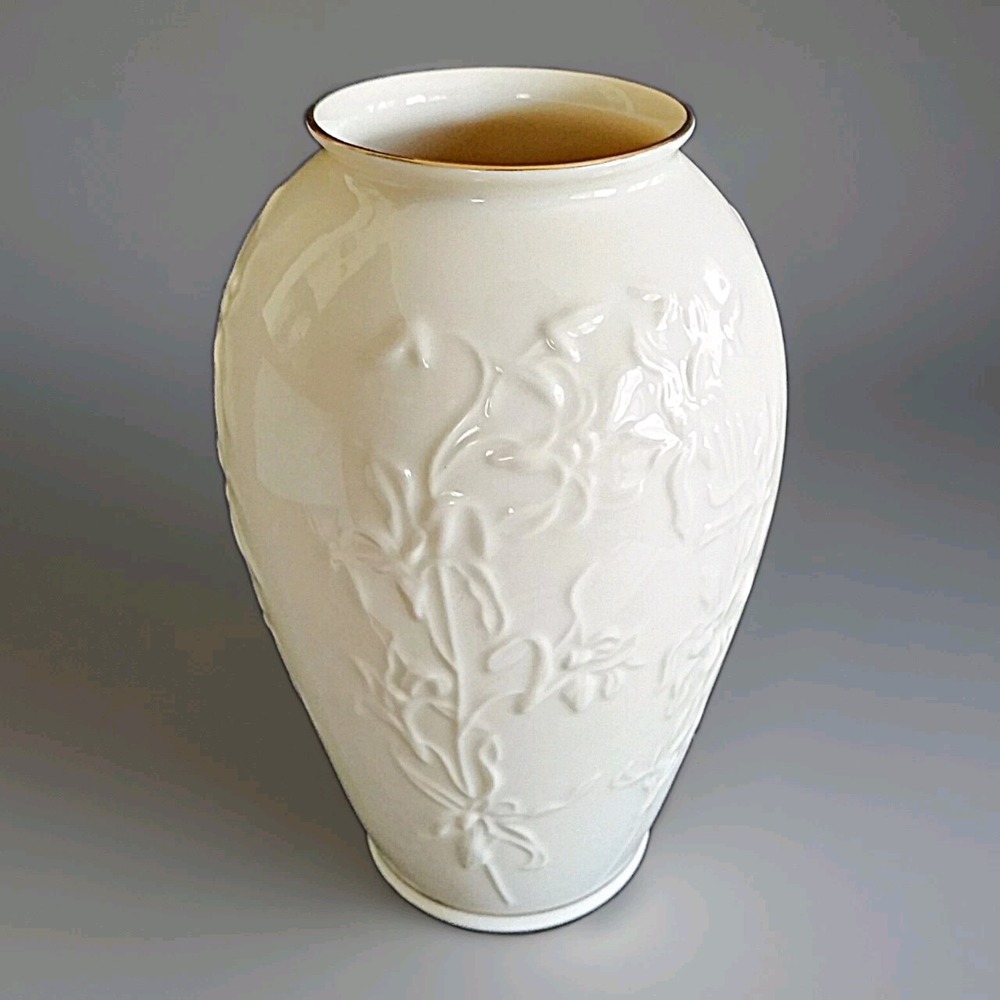 LENOX 7" Masterpiece Collection 24K GOLD VASE EMBOSSED IRIS Flower Design